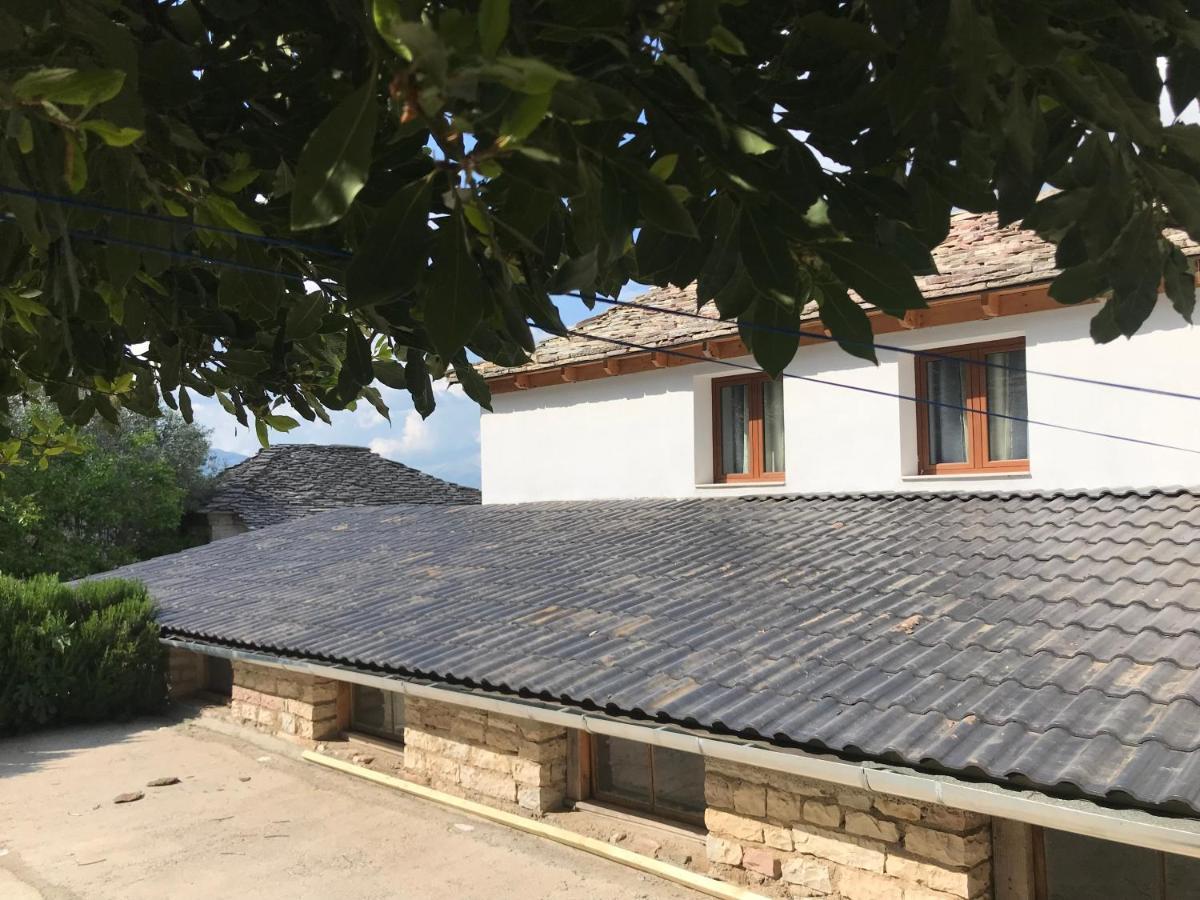 Vila Eri จีโรคาสเตอร์ ภายนอก รูปภาพ