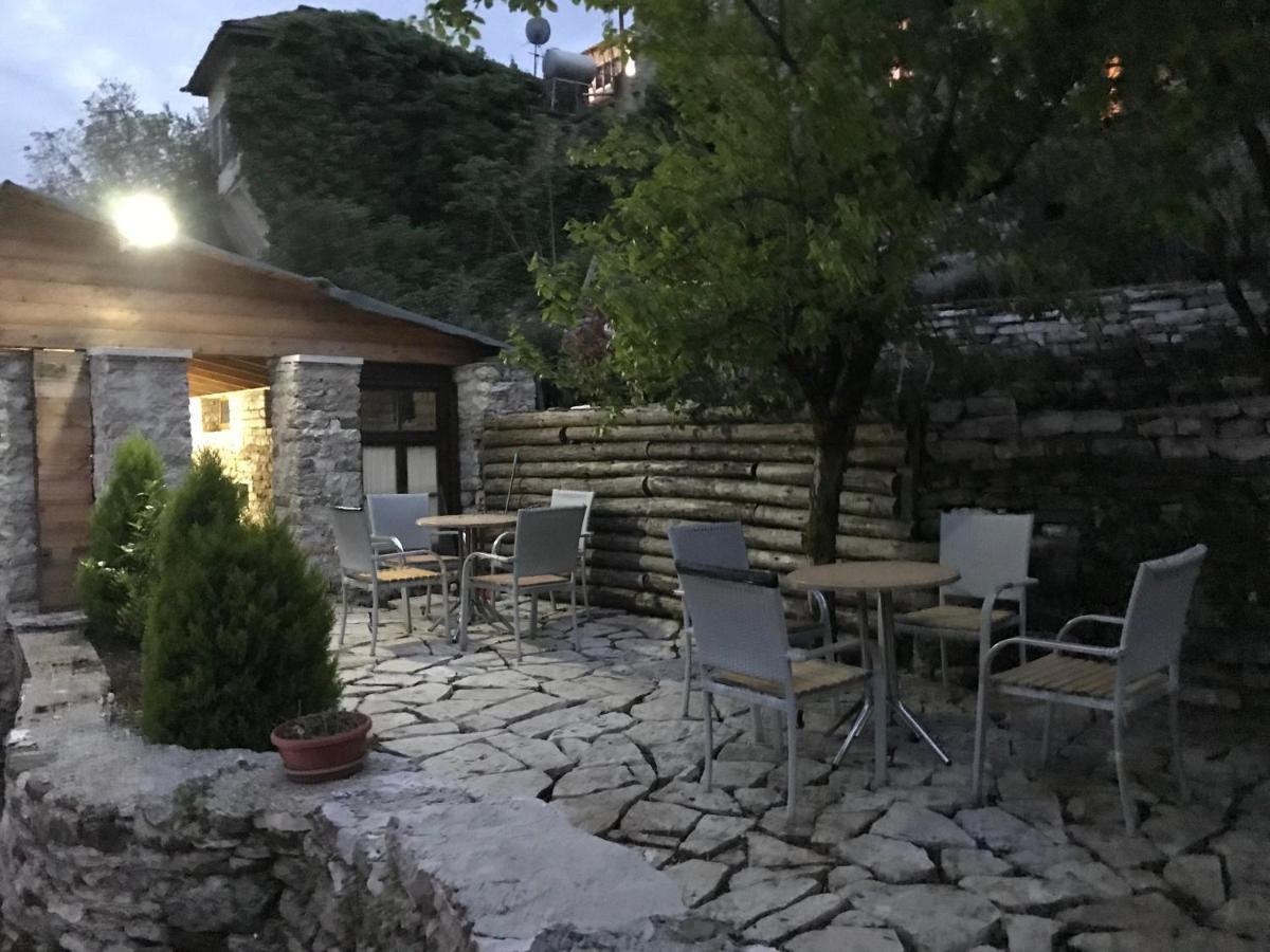 Vila Eri จีโรคาสเตอร์ ภายนอก รูปภาพ