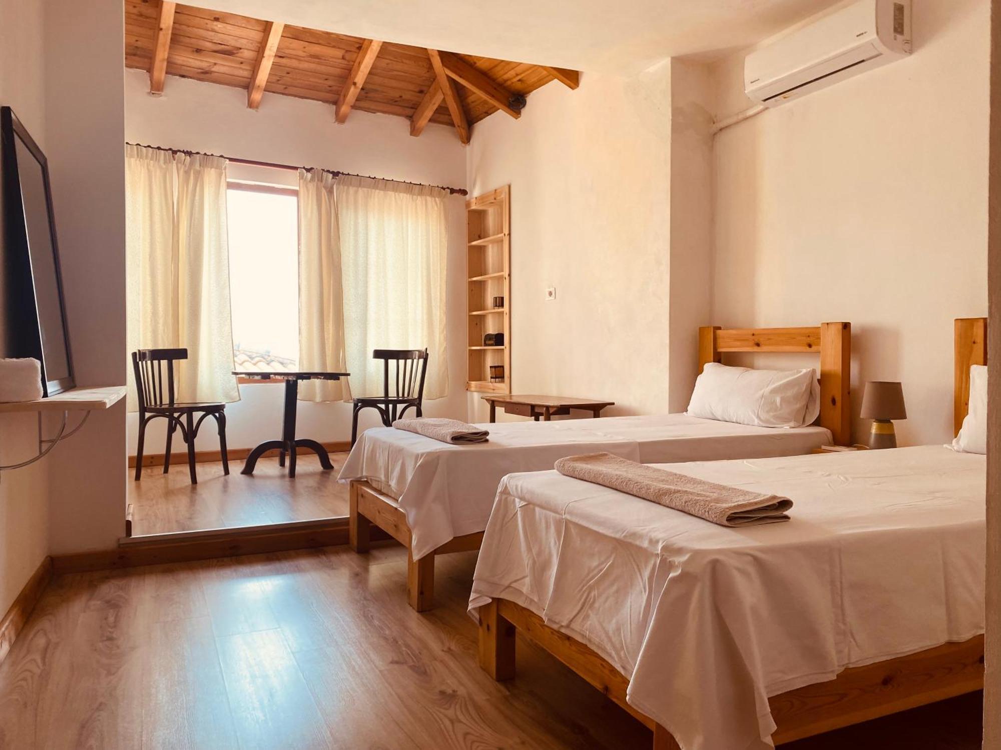 Vila Eri จีโรคาสเตอร์ ภายนอก รูปภาพ