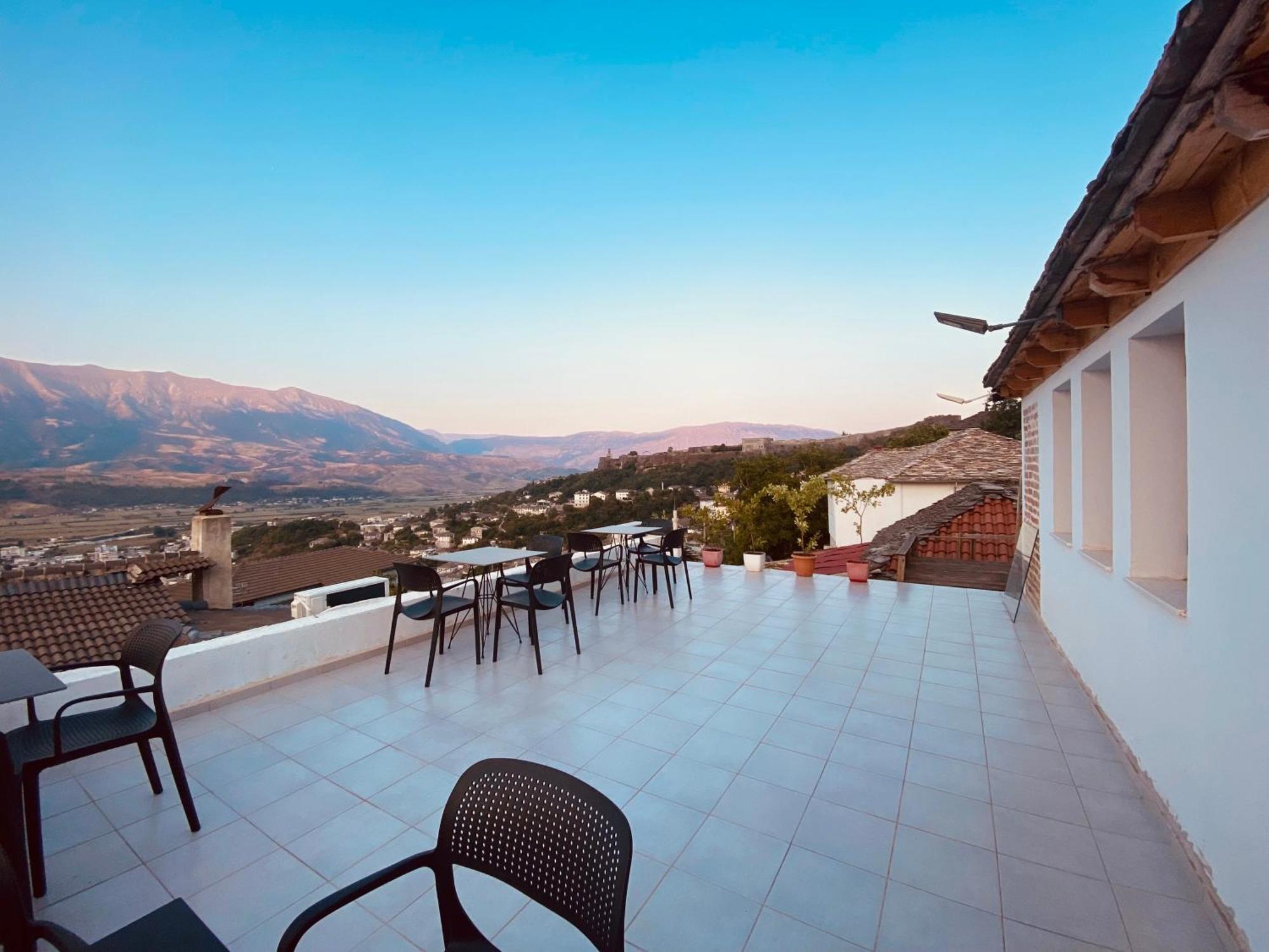 Vila Eri จีโรคาสเตอร์ ภายนอก รูปภาพ