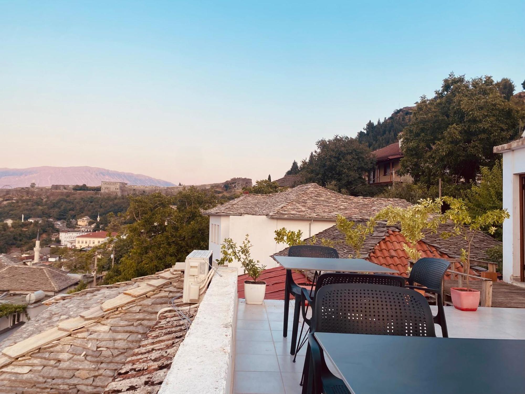 Vila Eri จีโรคาสเตอร์ ภายนอก รูปภาพ