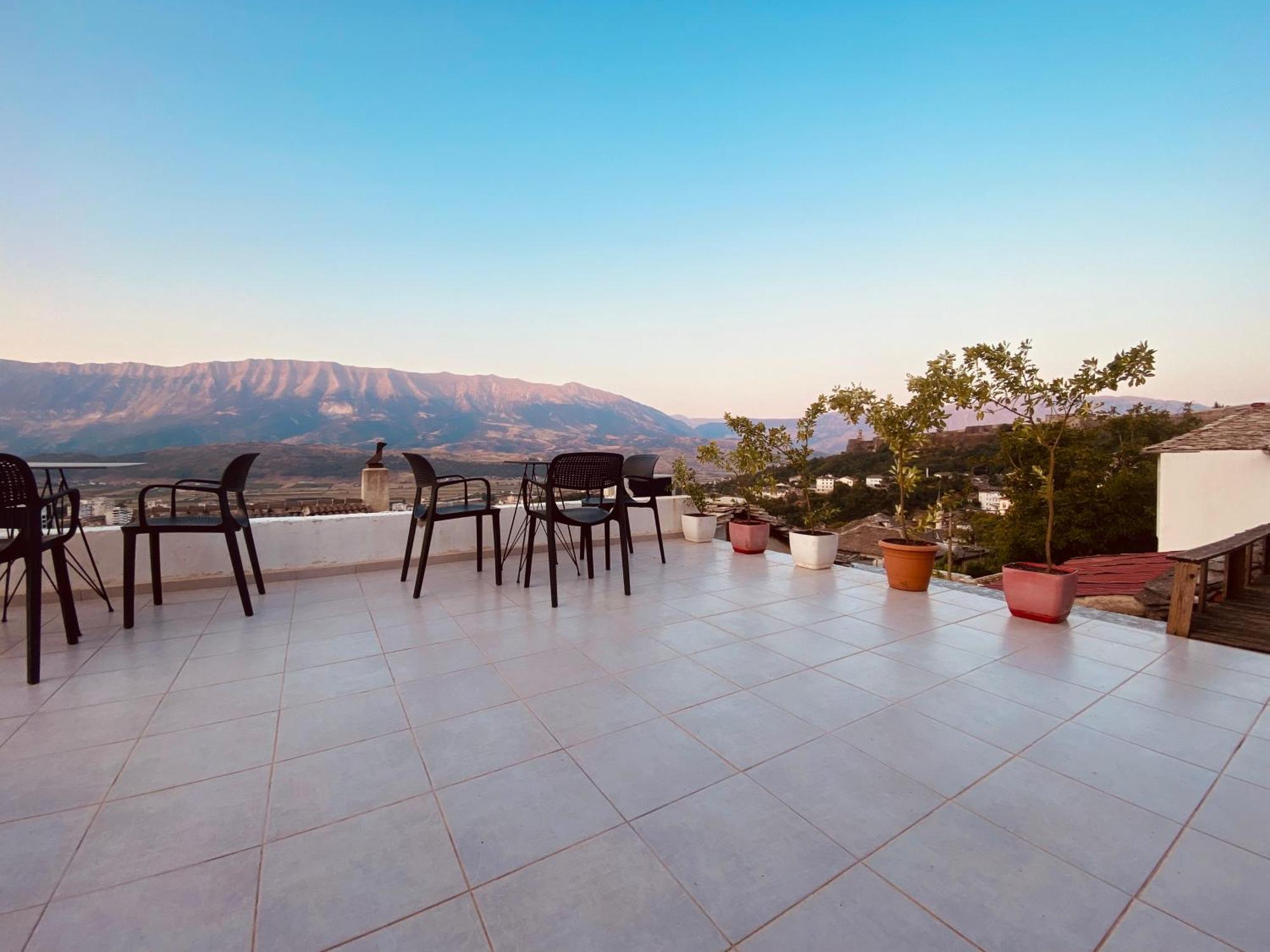 Vila Eri จีโรคาสเตอร์ ภายนอก รูปภาพ