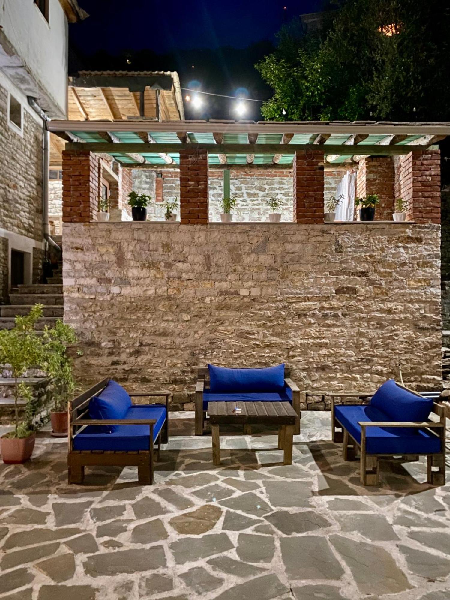 Vila Eri จีโรคาสเตอร์ ภายนอก รูปภาพ